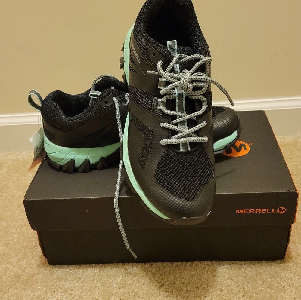 Merrill Size 8 hiking shoes